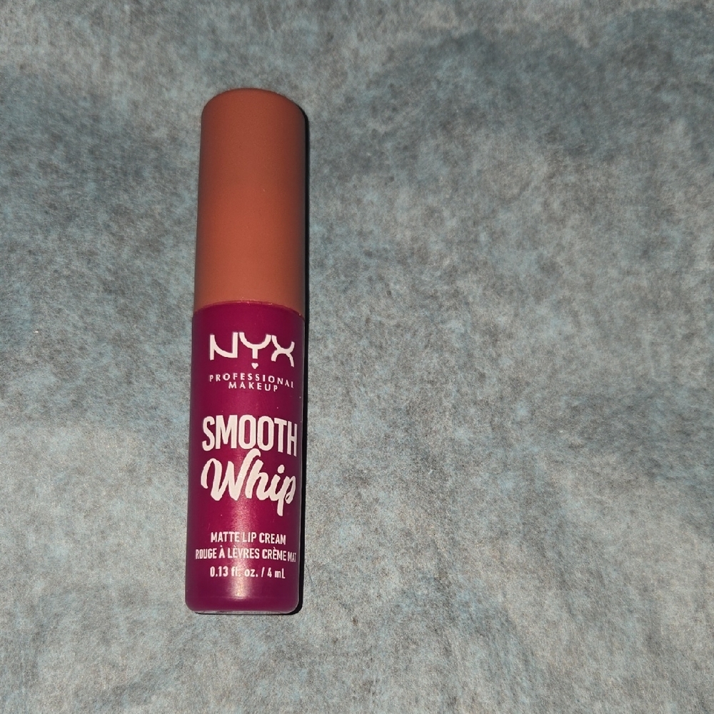 NYX Smooth Whip Matte Lip Cream - Birthday Frosting